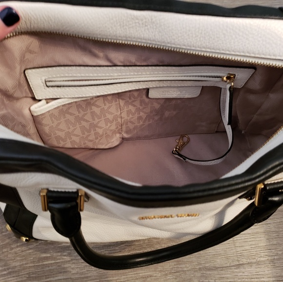 Michael Kors Taryn Tote - Picture 5 of 10